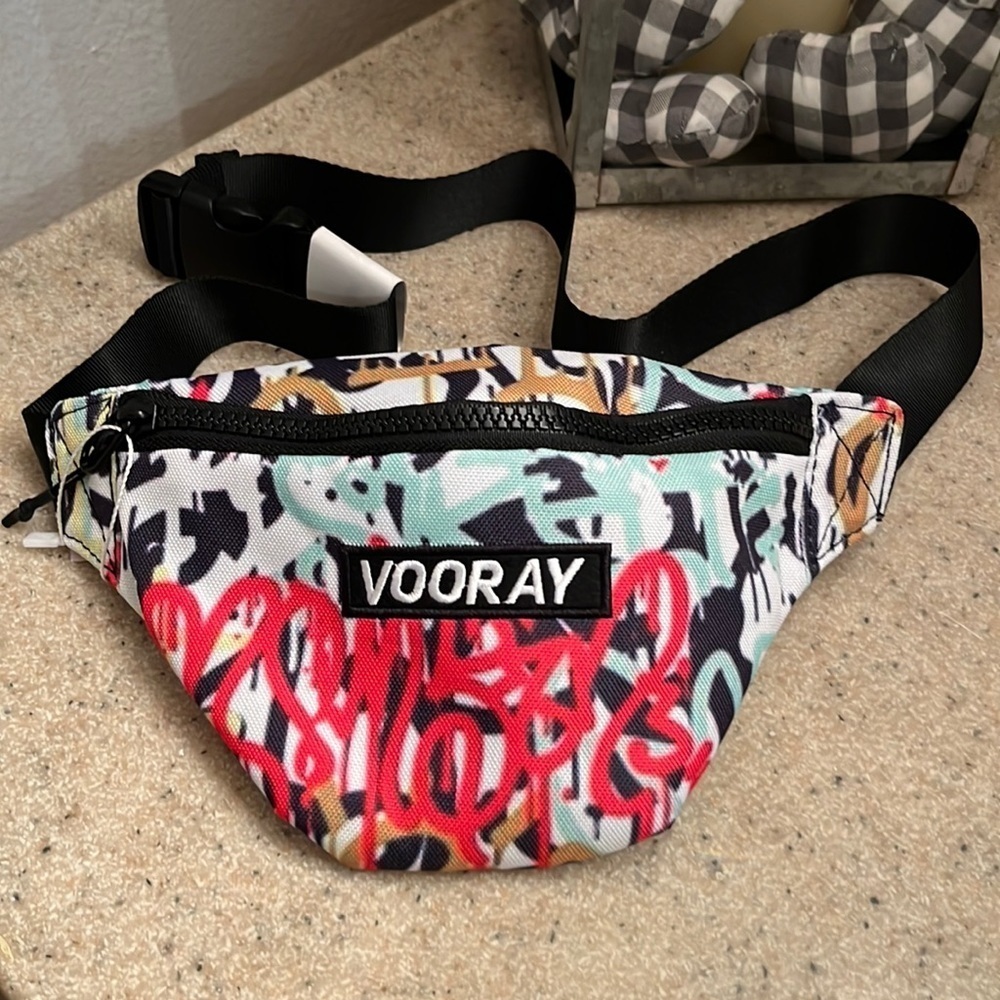 Vooray brand OSFM ladies active Fanny pack- NWT